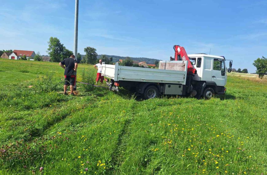 Neue Flutlichtanlage für den SV Königshain – ein Projekt mit Zukunft